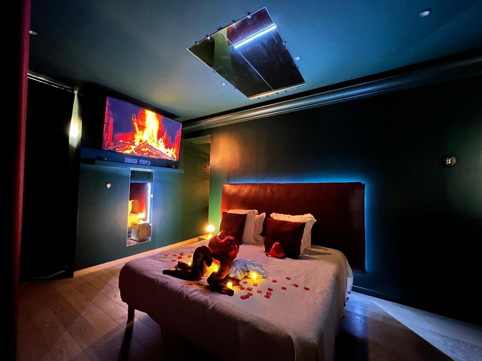 Mieuxqualhotel Jacuzzi Privatif Velvet Desire Бордо Экстерьер фото